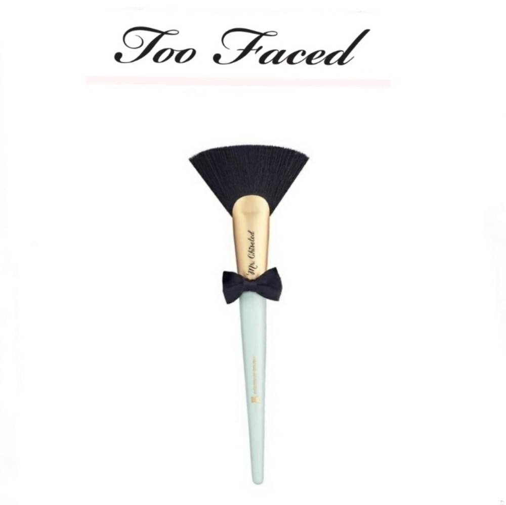 HP🏆 New Too Faced Mr. Chiseled Contour Brush